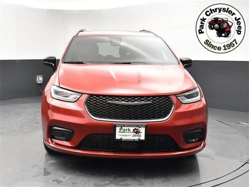 2025 Chrysler Pacifica Hybrid Premium S Appearance Pkg