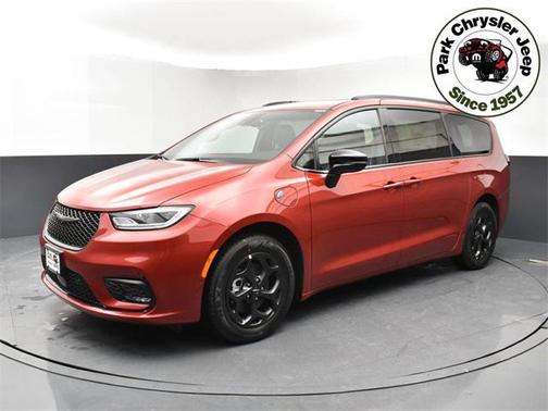 2025 Chrysler Pacifica Hybrid Premium S Appearance Pkg