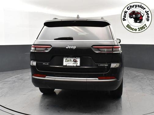 Diamond Black Crystal Pearlcoat 2023 Jeep Grand Cherokee L Limited