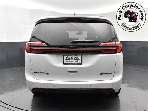 2025 Chrysler Pacifica Hybrid Premium S Appearance Pkg