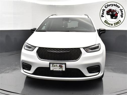 2025 Chrysler Pacifica Hybrid Premium S Appearance Pkg
