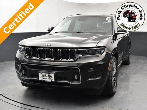 Diamond Black Crystal Pearlcoat 2023 Jeep Grand Cherokee L Overland