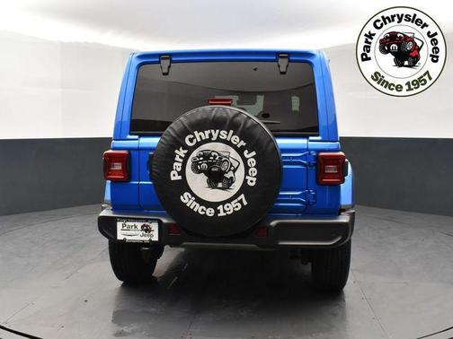 Hydro Blue Pearlcoat 2024 Jeep Wrangler 4-Door Sahara 4x4