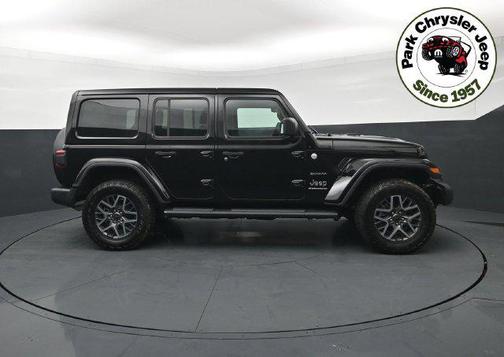 Black Clearcoat 2024 Jeep Wrangler 4-Door Sahara 4x4
