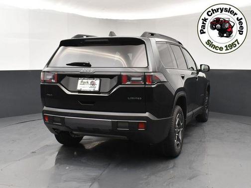 Diamond Black Crystal Pearlcoat 2026 Jeep Cherokee Limited