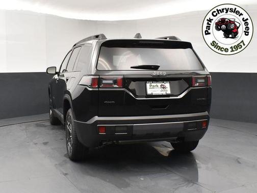 Diamond Black Crystal Pearlcoat 2026 Jeep Cherokee Limited