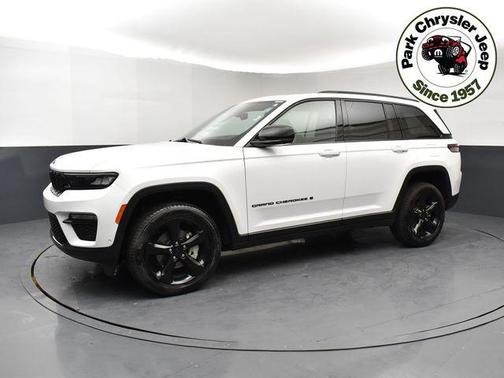Bright White Clearcoat 2024 Jeep Grand Cherokee Limited