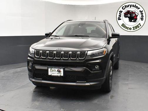 Diamond Black Crystal Pearlcoat 2026 Jeep Compass Limited
