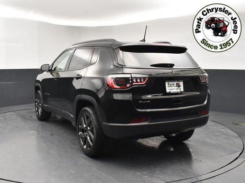 Diamond Black Crystal Pearlcoat 2026 Jeep Compass Limited