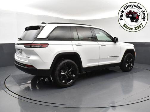 Bright White Clearcoat 2025 Jeep Grand Cherokee Limited