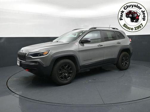 Sting-Gray Clearcoat 2019 Jeep Cherokee Trailhawk