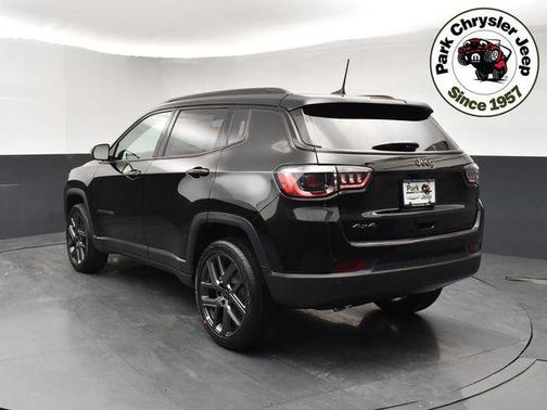 Diamond Black Crystal Pearlcoat 2026 Jeep Compass Limited