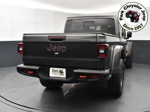 Granite Crystal Metallic Clearcoat 2026 Jeep Gladiator Rubicon