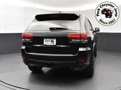 Diamond Black Crystal Pearlcoat 2021 Jeep Grand Cherokee 80th Anniversary 4x4