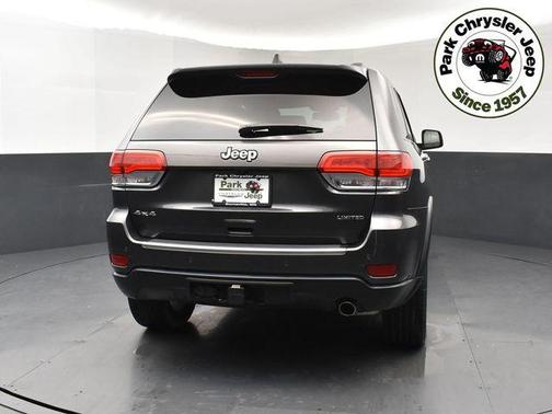 Granite Crystal Metallic Clearcoat 2016 Jeep Grand Cherokee Limited