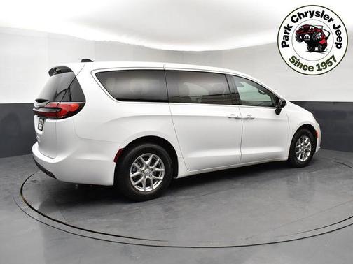 2026 Chrysler Pacifica L