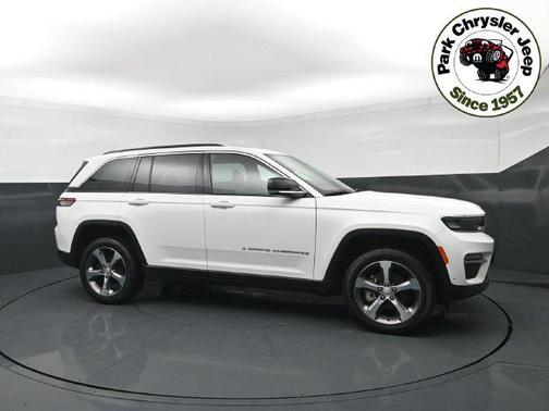 Bright White Clearcoat 2025 Jeep Grand Cherokee Limited