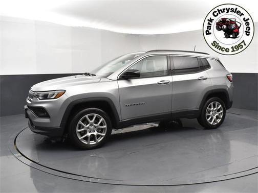 2022 Jeep Compass Latitude Lux
