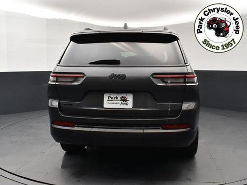 Baltic Gray Metallic Clearcoat 2024 Jeep Grand Cherokee L Altitude