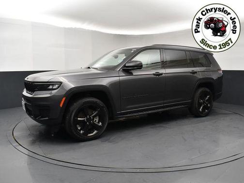 Baltic Gray Metallic Clearcoat 2024 Jeep Grand Cherokee L Altitude