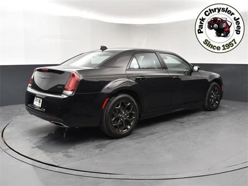 2022 Chrysler 300 Touring