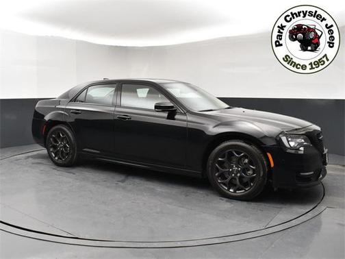 2022 Chrysler 300 Touring