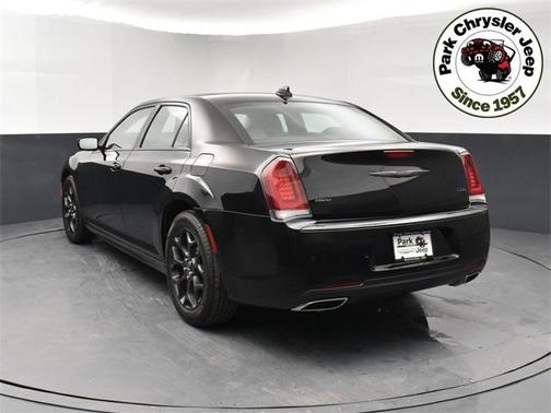 2022 Chrysler 300 Touring