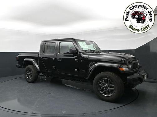 Black Clearcoat 2026 Jeep Gladiator Sport S