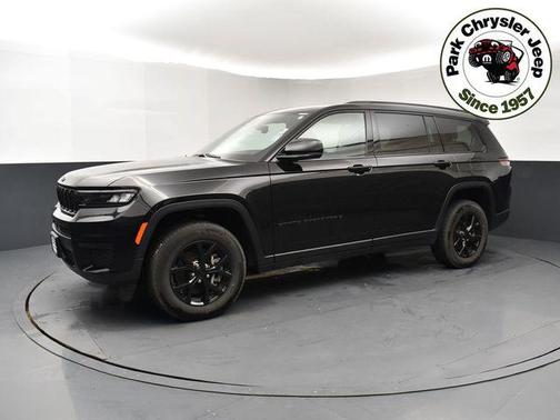 Diamond Black Crystal Pearlcoat 2024 Jeep Grand Cherokee L Altitude