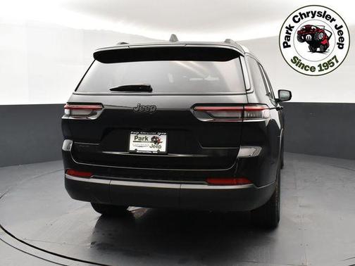 Diamond Black Crystal Pearlcoat 2024 Jeep Grand Cherokee L Altitude