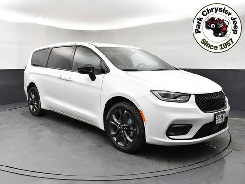 2026 Chrysler Pacifica L