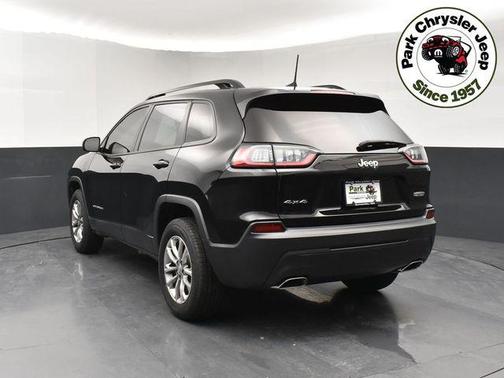 Diamond Black Crystal Pearlcoat 2022 Jeep Cherokee Latitude Lux