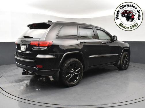 2022 Jeep Grand Cherokee Laredo