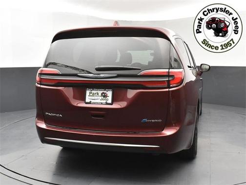 2022 Chrysler Pacifica Hybrid Touring L