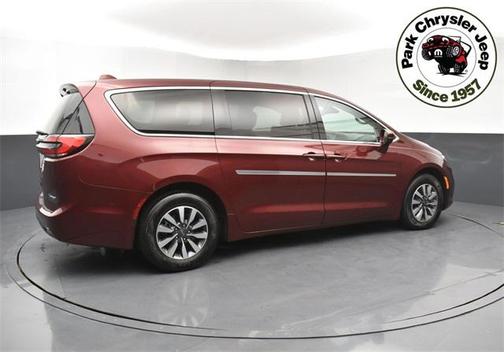 2022 Chrysler Pacifica Hybrid Touring L