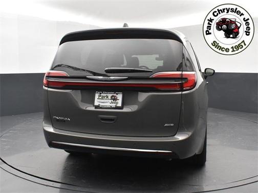 2025 Chrysler Pacifica L