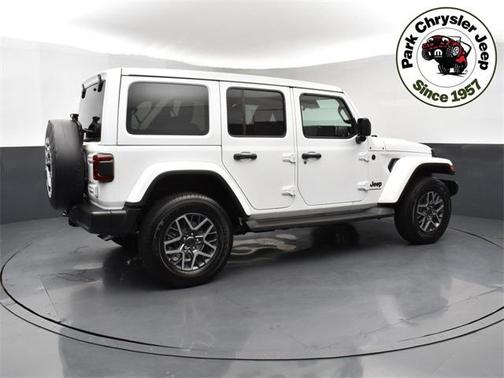 2025 Jeep Wrangler 4-Door Sahara 4x4