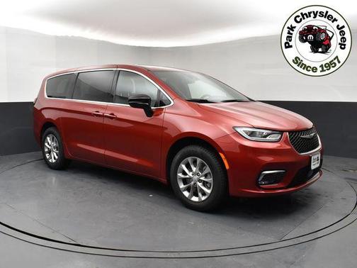 Red Hot Pearlcoat 2026 Chrysler Pacifica L