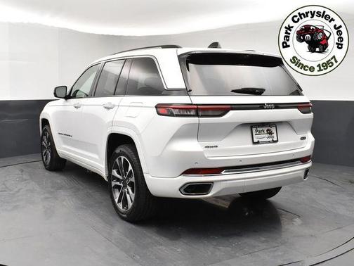 Bright White Clearcoat 2023 Jeep Grand Cherokee Overland