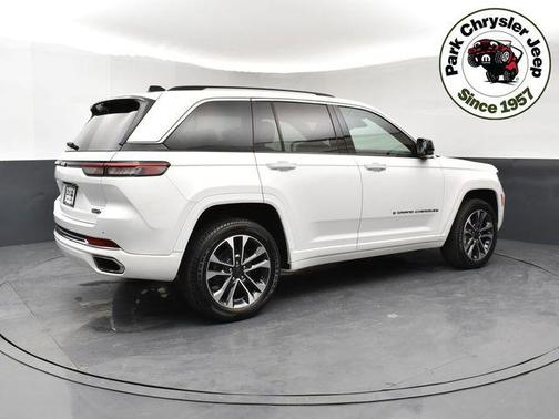 Bright White Clearcoat 2023 Jeep Grand Cherokee Overland