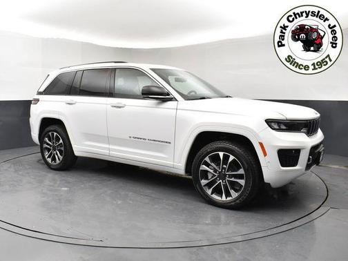 Bright White Clearcoat 2023 Jeep Grand Cherokee Overland