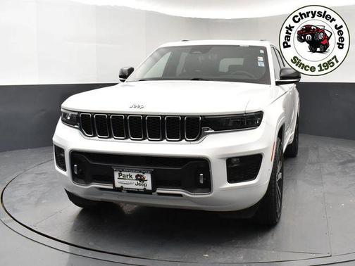 Bright White Clearcoat 2023 Jeep Grand Cherokee Overland