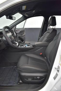 Bright White Clearcoat 2026 Jeep Cherokee Limited