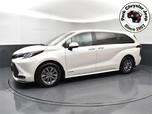 2021 Toyota Sienna XLE 7 Passenger