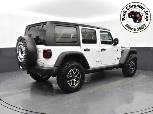 Bright White Clearcoat 2024 Jeep Wrangler Rubicon