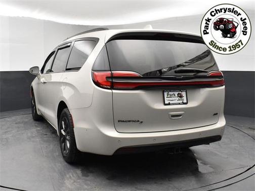 2021 Chrysler Pacifica Touring L
