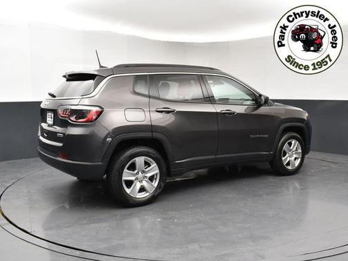 Granite Crystal Metallic Clearcoat 2022 Jeep Compass Latitude