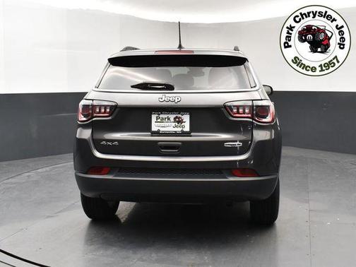 Granite Crystal Metallic Clearcoat 2022 Jeep Compass Latitude