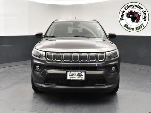Granite Crystal Metallic Clearcoat 2022 Jeep Compass Latitude