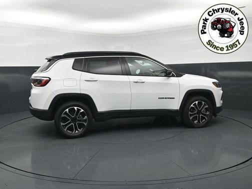 Bright White Clearcoat 2023 Jeep Compass Limited